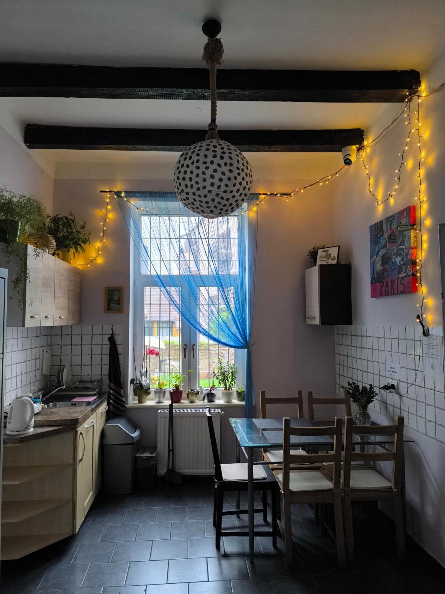 Willa Retro Hostel Краков Экстерьер фото